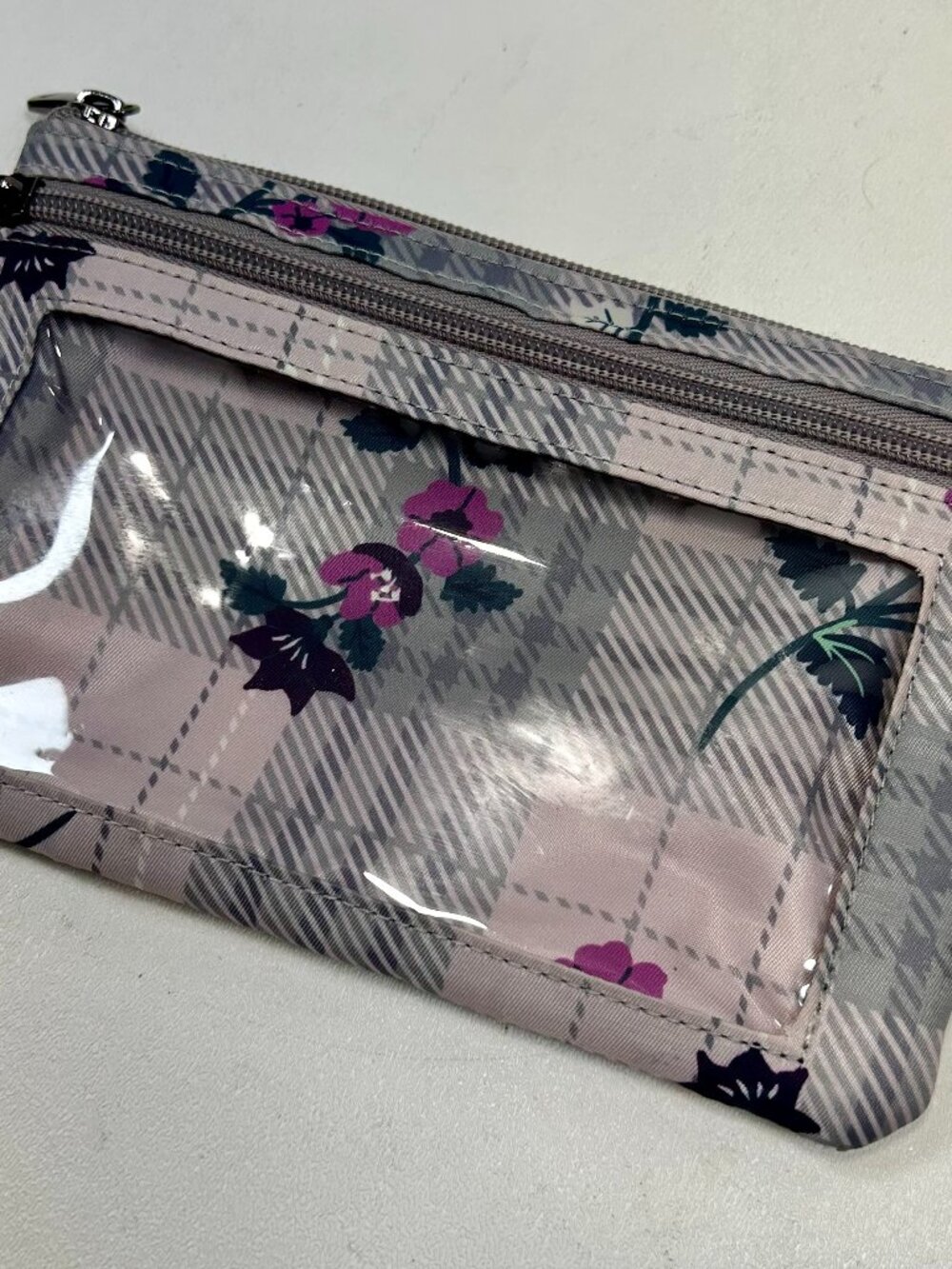 LUG Peekaboo Pouch Wristlet RFID Phone Gray Plaid Quilted Wallet New w/o tag